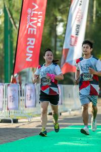 BIB: 7402
                            <button type="button" onclick="openModal(6560701)" class="btn btn-primary btn-sm float-right btn-popup" data-toggle="modal" data-target=".modal-high-quality">
                        <i class="fas fa-shopping-cart"></i> Add to Cart
                    </button>
                                            <button type="button" onclick="isThisMe(6560701, true)" class="btn btn-success btn-sm float-right btn-popup btn-isme hidden" data-toggle="tooltip" data-placement="bottom" title="นี่คือรูปของคุณใช่ไหม คลิกที่นี่เพื่อเอาเข้าอัลบั้ม">
                        <i class="fas fa-plus"></i> Add to album
                    </button>
                    <button type="button" onclick="isThisMe(6560701, false)" class="btn btn-warning btn-sm float-right btn-popup btn-isnotme hidden">
                        <i class="fas fa-ban"></i> Remove from album
                    </button>