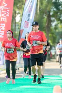 BIB: 010, 600, 644, 6145
                            <button type="button" onclick="openModal(6560073)" class="btn btn-primary btn-sm float-right btn-popup" data-toggle="modal" data-target=".modal-high-quality">
                        <i class="fas fa-shopping-cart"></i> Add to Cart
                    </button>
                                            <button type="button" onclick="isThisMe(6560073, true)" class="btn btn-success btn-sm float-right btn-popup btn-isme hidden" data-toggle="tooltip" data-placement="bottom" title="นี่คือรูปของคุณใช่ไหม คลิกที่นี่เพื่อเอาเข้าอัลบั้ม">
                        <i class="fas fa-plus"></i> Add to album
                    </button>
                    <button type="button" onclick="isThisMe(6560073, false)" class="btn btn-warning btn-sm float-right btn-popup btn-isnotme hidden">
                        <i class="fas fa-ban"></i> Remove from album
                    </button>