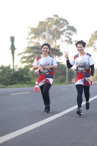 BIB: 3902, 903
                            <button type="button" onclick="openModal(6434457)" class="btn btn-primary btn-sm float-right btn-popup" data-toggle="modal" data-target=".modal-high-quality">
                        <i class="fas fa-shopping-cart"></i> Add to Cart
                    </button>
                                            <button type="button" onclick="isThisMe(6434457, true)" class="btn btn-success btn-sm float-right btn-popup btn-isme hidden" data-toggle="tooltip" data-placement="bottom" title="นี่คือรูปของคุณใช่ไหม คลิกที่นี่เพื่อเอาเข้าอัลบั้ม">
                        <i class="fas fa-plus"></i> Add to album
                    </button>
                    <button type="button" onclick="isThisMe(6434457, false)" class="btn btn-warning btn-sm float-right btn-popup btn-isnotme hidden">
                        <i class="fas fa-ban"></i> Remove from album
                    </button>