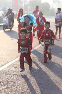 BIB: 8001, 8005
                            <button type="button" onclick="openModal(6444818)" class="btn btn-primary btn-sm float-right btn-popup" data-toggle="modal" data-target=".modal-high-quality">
                        <i class="fas fa-shopping-cart"></i> Add to Cart
                    </button>
                                            <button type="button" onclick="isThisMe(6444818, true)" class="btn btn-success btn-sm float-right btn-popup btn-isme hidden" data-toggle="tooltip" data-placement="bottom" title="นี่คือรูปของคุณใช่ไหม คลิกที่นี่เพื่อเอาเข้าอัลบั้ม">
                        <i class="fas fa-plus"></i> Add to album
                    </button>
                    <button type="button" onclick="isThisMe(6444818, false)" class="btn btn-warning btn-sm float-right btn-popup btn-isnotme hidden">
                        <i class="fas fa-ban"></i> Remove from album
                    </button>