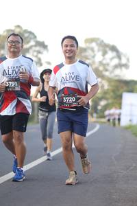 BIB: 3791, 3720, 201
                            <button type="button" onclick="openModal(6438004)" class="btn btn-primary btn-sm float-right btn-popup" data-toggle="modal" data-target=".modal-high-quality">
                        <i class="fas fa-shopping-cart"></i> Add to Cart
                    </button>
                                            <button type="button" onclick="isThisMe(6438004, true)" class="btn btn-success btn-sm float-right btn-popup btn-isme hidden" data-toggle="tooltip" data-placement="bottom" title="นี่คือรูปของคุณใช่ไหม คลิกที่นี่เพื่อเอาเข้าอัลบั้ม">
                        <i class="fas fa-plus"></i> Add to album
                    </button>
                    <button type="button" onclick="isThisMe(6438004, false)" class="btn btn-warning btn-sm float-right btn-popup btn-isnotme hidden">
                        <i class="fas fa-ban"></i> Remove from album
                    </button>