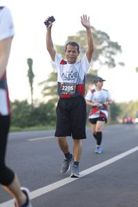 BIB: 2205
                            <button type="button" onclick="openModal(6439692)" class="btn btn-primary btn-sm float-right btn-popup" data-toggle="modal" data-target=".modal-high-quality">
                        <i class="fas fa-shopping-cart"></i> Add to Cart
                    </button>
                                            <button type="button" onclick="isThisMe(6439692, true)" class="btn btn-success btn-sm float-right btn-popup btn-isme hidden" data-toggle="tooltip" data-placement="bottom" title="นี่คือรูปของคุณใช่ไหม คลิกที่นี่เพื่อเอาเข้าอัลบั้ม">
                        <i class="fas fa-plus"></i> Add to album
                    </button>
                    <button type="button" onclick="isThisMe(6439692, false)" class="btn btn-warning btn-sm float-right btn-popup btn-isnotme hidden">
                        <i class="fas fa-ban"></i> Remove from album
                    </button>