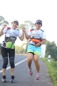 BIB: 2191
                            <button type="button" onclick="openModal(6442625)" class="btn btn-primary btn-sm float-right btn-popup" data-toggle="modal" data-target=".modal-high-quality">
                        <i class="fas fa-shopping-cart"></i> Add to Cart
                    </button>
                                            <button type="button" onclick="isThisMe(6442625, true)" class="btn btn-success btn-sm float-right btn-popup btn-isme hidden" data-toggle="tooltip" data-placement="bottom" title="นี่คือรูปของคุณใช่ไหม คลิกที่นี่เพื่อเอาเข้าอัลบั้ม">
                        <i class="fas fa-plus"></i> Add to album
                    </button>
                    <button type="button" onclick="isThisMe(6442625, false)" class="btn btn-warning btn-sm float-right btn-popup btn-isnotme hidden">
                        <i class="fas fa-ban"></i> Remove from album
                    </button>