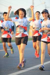 BIB: 2160, 2753
                            <button type="button" onclick="openModal(6385964)" class="btn btn-primary btn-sm float-right btn-popup" data-toggle="modal" data-target=".modal-high-quality">
                        <i class="fas fa-shopping-cart"></i> Add to Cart
                    </button>
                                            <button type="button" onclick="isThisMe(6385964, true)" class="btn btn-success btn-sm float-right btn-popup btn-isme hidden" data-toggle="tooltip" data-placement="bottom" title="นี่คือรูปของคุณใช่ไหม คลิกที่นี่เพื่อเอาเข้าอัลบั้ม">
                        <i class="fas fa-plus"></i> Add to album
                    </button>
                    <button type="button" onclick="isThisMe(6385964, false)" class="btn btn-warning btn-sm float-right btn-popup btn-isnotme hidden">
                        <i class="fas fa-ban"></i> Remove from album
                    </button>