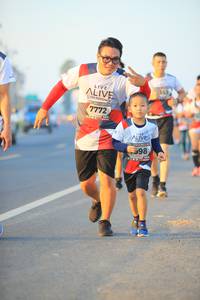 BIB: 7772, 998
                            <button type="button" onclick="openModal(6391077)" class="btn btn-primary btn-sm float-right btn-popup" data-toggle="modal" data-target=".modal-high-quality">
                        <i class="fas fa-shopping-cart"></i> Add to Cart
                    </button>
                                            <button type="button" onclick="isThisMe(6391077, true)" class="btn btn-success btn-sm float-right btn-popup btn-isme hidden" data-toggle="tooltip" data-placement="bottom" title="นี่คือรูปของคุณใช่ไหม คลิกที่นี่เพื่อเอาเข้าอัลบั้ม">
                        <i class="fas fa-plus"></i> Add to album
                    </button>
                    <button type="button" onclick="isThisMe(6391077, false)" class="btn btn-warning btn-sm float-right btn-popup btn-isnotme hidden">
                        <i class="fas fa-ban"></i> Remove from album
                    </button>