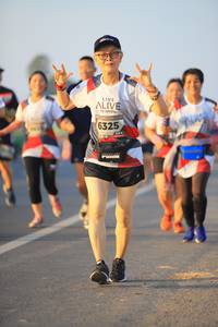 BIB: 6325
                            <button type="button" onclick="openModal(6393974)" class="btn btn-primary btn-sm float-right btn-popup" data-toggle="modal" data-target=".modal-high-quality">
                        <i class="fas fa-shopping-cart"></i> Add to Cart
                    </button>
                                            <button type="button" onclick="isThisMe(6393974, true)" class="btn btn-success btn-sm float-right btn-popup btn-isme hidden" data-toggle="tooltip" data-placement="bottom" title="นี่คือรูปของคุณใช่ไหม คลิกที่นี่เพื่อเอาเข้าอัลบั้ม">
                        <i class="fas fa-plus"></i> Add to album
                    </button>
                    <button type="button" onclick="isThisMe(6393974, false)" class="btn btn-warning btn-sm float-right btn-popup btn-isnotme hidden">
                        <i class="fas fa-ban"></i> Remove from album
                    </button>