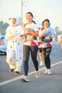 BIB: 6105, 3121
                            <button type="button" onclick="openModal(6389580)" class="btn btn-primary btn-sm float-right btn-popup" data-toggle="modal" data-target=".modal-high-quality">
                        <i class="fas fa-shopping-cart"></i> Add to Cart
                    </button>
                                            <button type="button" onclick="isThisMe(6389580, true)" class="btn btn-success btn-sm float-right btn-popup btn-isme hidden" data-toggle="tooltip" data-placement="bottom" title="นี่คือรูปของคุณใช่ไหม คลิกที่นี่เพื่อเอาเข้าอัลบั้ม">
                        <i class="fas fa-plus"></i> Add to album
                    </button>
                    <button type="button" onclick="isThisMe(6389580, false)" class="btn btn-warning btn-sm float-right btn-popup btn-isnotme hidden">
                        <i class="fas fa-ban"></i> Remove from album
                    </button>