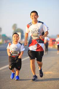 BIB: 7694, 8006
                            <button type="button" onclick="openModal(6394941)" class="btn btn-primary btn-sm float-right btn-popup" data-toggle="modal" data-target=".modal-high-quality">
                        <i class="fas fa-shopping-cart"></i> Add to Cart
                    </button>
                                            <button type="button" onclick="isThisMe(6394941, true)" class="btn btn-success btn-sm float-right btn-popup btn-isme hidden" data-toggle="tooltip" data-placement="bottom" title="นี่คือรูปของคุณใช่ไหม คลิกที่นี่เพื่อเอาเข้าอัลบั้ม">
                        <i class="fas fa-plus"></i> Add to album
                    </button>
                    <button type="button" onclick="isThisMe(6394941, false)" class="btn btn-warning btn-sm float-right btn-popup btn-isnotme hidden">
                        <i class="fas fa-ban"></i> Remove from album
                    </button>