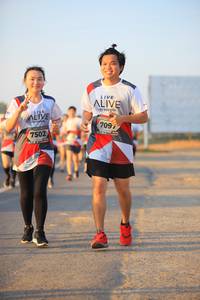 BIB: 709, 7502
                            <button type="button" onclick="openModal(6393577)" class="btn btn-primary btn-sm float-right btn-popup" data-toggle="modal" data-target=".modal-high-quality">
                        <i class="fas fa-shopping-cart"></i> Add to Cart
                    </button>
                                            <button type="button" onclick="isThisMe(6393577, true)" class="btn btn-success btn-sm float-right btn-popup btn-isme hidden" data-toggle="tooltip" data-placement="bottom" title="นี่คือรูปของคุณใช่ไหม คลิกที่นี่เพื่อเอาเข้าอัลบั้ม">
                        <i class="fas fa-plus"></i> Add to album
                    </button>
                    <button type="button" onclick="isThisMe(6393577, false)" class="btn btn-warning btn-sm float-right btn-popup btn-isnotme hidden">
                        <i class="fas fa-ban"></i> Remove from album
                    </button>