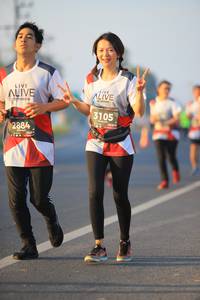 BIB: 3105, 2884
                            <button type="button" onclick="openModal(6394080)" class="btn btn-primary btn-sm float-right btn-popup" data-toggle="modal" data-target=".modal-high-quality">
                        <i class="fas fa-shopping-cart"></i> Add to Cart
                    </button>
                                            <button type="button" onclick="isThisMe(6394080, true)" class="btn btn-success btn-sm float-right btn-popup btn-isme hidden" data-toggle="tooltip" data-placement="bottom" title="นี่คือรูปของคุณใช่ไหม คลิกที่นี่เพื่อเอาเข้าอัลบั้ม">
                        <i class="fas fa-plus"></i> Add to album
                    </button>
                    <button type="button" onclick="isThisMe(6394080, false)" class="btn btn-warning btn-sm float-right btn-popup btn-isnotme hidden">
                        <i class="fas fa-ban"></i> Remove from album
                    </button>