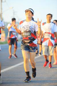 BIB: 2883, 128
                            <button type="button" onclick="openModal(6392173)" class="btn btn-primary btn-sm float-right btn-popup" data-toggle="modal" data-target=".modal-high-quality">
                        <i class="fas fa-shopping-cart"></i> Add to Cart
                    </button>
                                            <button type="button" onclick="isThisMe(6392173, true)" class="btn btn-success btn-sm float-right btn-popup btn-isme hidden" data-toggle="tooltip" data-placement="bottom" title="นี่คือรูปของคุณใช่ไหม คลิกที่นี่เพื่อเอาเข้าอัลบั้ม">
                        <i class="fas fa-plus"></i> Add to album
                    </button>
                    <button type="button" onclick="isThisMe(6392173, false)" class="btn btn-warning btn-sm float-right btn-popup btn-isnotme hidden">
                        <i class="fas fa-ban"></i> Remove from album
                    </button>