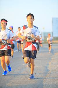 BIB: 7551, 360
                            <button type="button" onclick="openModal(6390931)" class="btn btn-primary btn-sm float-right btn-popup" data-toggle="modal" data-target=".modal-high-quality">
                        <i class="fas fa-shopping-cart"></i> Add to Cart
                    </button>
                                            <button type="button" onclick="isThisMe(6390931, true)" class="btn btn-success btn-sm float-right btn-popup btn-isme hidden" data-toggle="tooltip" data-placement="bottom" title="นี่คือรูปของคุณใช่ไหม คลิกที่นี่เพื่อเอาเข้าอัลบั้ม">
                        <i class="fas fa-plus"></i> Add to album
                    </button>
                    <button type="button" onclick="isThisMe(6390931, false)" class="btn btn-warning btn-sm float-right btn-popup btn-isnotme hidden">
                        <i class="fas fa-ban"></i> Remove from album
                    </button>