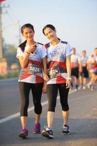 BIB: 3825, 3824
                            <button type="button" onclick="openModal(6394173)" class="btn btn-primary btn-sm float-right btn-popup" data-toggle="modal" data-target=".modal-high-quality">
                        <i class="fas fa-shopping-cart"></i> Add to Cart
                    </button>
                                            <button type="button" onclick="isThisMe(6394173, true)" class="btn btn-success btn-sm float-right btn-popup btn-isme hidden" data-toggle="tooltip" data-placement="bottom" title="นี่คือรูปของคุณใช่ไหม คลิกที่นี่เพื่อเอาเข้าอัลบั้ม">
                        <i class="fas fa-plus"></i> Add to album
                    </button>
                    <button type="button" onclick="isThisMe(6394173, false)" class="btn btn-warning btn-sm float-right btn-popup btn-isnotme hidden">
                        <i class="fas fa-ban"></i> Remove from album
                    </button>