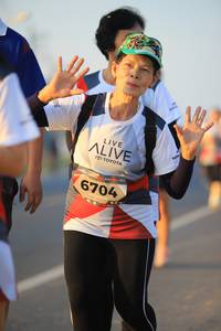 BIB: 6704
                            <button type="button" onclick="openModal(6393668)" class="btn btn-primary btn-sm float-right btn-popup" data-toggle="modal" data-target=".modal-high-quality">
                        <i class="fas fa-shopping-cart"></i> Add to Cart
                    </button>
                                            <button type="button" onclick="isThisMe(6393668, true)" class="btn btn-success btn-sm float-right btn-popup btn-isme hidden" data-toggle="tooltip" data-placement="bottom" title="นี่คือรูปของคุณใช่ไหม คลิกที่นี่เพื่อเอาเข้าอัลบั้ม">
                        <i class="fas fa-plus"></i> Add to album
                    </button>
                    <button type="button" onclick="isThisMe(6393668, false)" class="btn btn-warning btn-sm float-right btn-popup btn-isnotme hidden">
                        <i class="fas fa-ban"></i> Remove from album
                    </button>