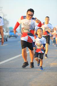 BIB: 6353, 7772, 799
                            <button type="button" onclick="openModal(6391080)" class="btn btn-primary btn-sm float-right btn-popup" data-toggle="modal" data-target=".modal-high-quality">
                        <i class="fas fa-shopping-cart"></i> Add to Cart
                    </button>
                                            <button type="button" onclick="isThisMe(6391080, true)" class="btn btn-success btn-sm float-right btn-popup btn-isme hidden" data-toggle="tooltip" data-placement="bottom" title="นี่คือรูปของคุณใช่ไหม คลิกที่นี่เพื่อเอาเข้าอัลบั้ม">
                        <i class="fas fa-plus"></i> Add to album
                    </button>
                    <button type="button" onclick="isThisMe(6391080, false)" class="btn btn-warning btn-sm float-right btn-popup btn-isnotme hidden">
                        <i class="fas fa-ban"></i> Remove from album
                    </button>