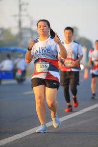 BIB: 1514
                            <button type="button" onclick="openModal(6390198)" class="btn btn-primary btn-sm float-right btn-popup" data-toggle="modal" data-target=".modal-high-quality">
                        <i class="fas fa-shopping-cart"></i> Add to Cart
                    </button>
                                            <button type="button" onclick="isThisMe(6390198, true)" class="btn btn-success btn-sm float-right btn-popup btn-isme hidden" data-toggle="tooltip" data-placement="bottom" title="นี่คือรูปของคุณใช่ไหม คลิกที่นี่เพื่อเอาเข้าอัลบั้ม">
                        <i class="fas fa-plus"></i> Add to album
                    </button>
                    <button type="button" onclick="isThisMe(6390198, false)" class="btn btn-warning btn-sm float-right btn-popup btn-isnotme hidden">
                        <i class="fas fa-ban"></i> Remove from album
                    </button>