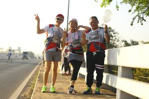 BIB: 6247, 7902, 7899
                            <button type="button" onclick="openModal(6423241)" class="btn btn-primary btn-sm float-right btn-popup" data-toggle="modal" data-target=".modal-high-quality">
                        <i class="fas fa-shopping-cart"></i> Add to Cart
                    </button>
                                            <button type="button" onclick="isThisMe(6423241, true)" class="btn btn-success btn-sm float-right btn-popup btn-isme hidden" data-toggle="tooltip" data-placement="bottom" title="นี่คือรูปของคุณใช่ไหม คลิกที่นี่เพื่อเอาเข้าอัลบั้ม">
                        <i class="fas fa-plus"></i> Add to album
                    </button>
                    <button type="button" onclick="isThisMe(6423241, false)" class="btn btn-warning btn-sm float-right btn-popup btn-isnotme hidden">
                        <i class="fas fa-ban"></i> Remove from album
                    </button>