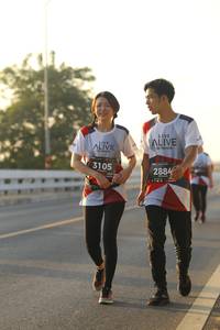 BIB: 3105, 2884
                            <button type="button" onclick="openModal(6520336)" class="btn btn-primary btn-sm float-right btn-popup" data-toggle="modal" data-target=".modal-high-quality">
                        <i class="fas fa-shopping-cart"></i> Add to Cart
                    </button>
                                            <button type="button" onclick="isThisMe(6520336, true)" class="btn btn-success btn-sm float-right btn-popup btn-isme hidden" data-toggle="tooltip" data-placement="bottom" title="นี่คือรูปของคุณใช่ไหม คลิกที่นี่เพื่อเอาเข้าอัลบั้ม">
                        <i class="fas fa-plus"></i> Add to album
                    </button>
                    <button type="button" onclick="isThisMe(6520336, false)" class="btn btn-warning btn-sm float-right btn-popup btn-isnotme hidden">
                        <i class="fas fa-ban"></i> Remove from album
                    </button>