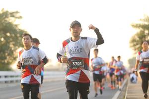 BIB: 6631, 3701
                            <button type="button" onclick="openModal(6501966)" class="btn btn-primary btn-sm float-right btn-popup" data-toggle="modal" data-target=".modal-high-quality">
                        <i class="fas fa-shopping-cart"></i> Add to Cart
                    </button>
                                            <button type="button" onclick="isThisMe(6501966, true)" class="btn btn-success btn-sm float-right btn-popup btn-isme hidden" data-toggle="tooltip" data-placement="bottom" title="นี่คือรูปของคุณใช่ไหม คลิกที่นี่เพื่อเอาเข้าอัลบั้ม">
                        <i class="fas fa-plus"></i> Add to album
                    </button>
                    <button type="button" onclick="isThisMe(6501966, false)" class="btn btn-warning btn-sm float-right btn-popup btn-isnotme hidden">
                        <i class="fas fa-ban"></i> Remove from album
                    </button>