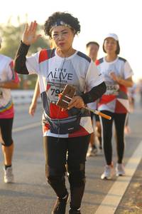 BIB: 354
                            <button type="button" onclick="openModal(6517929)" class="btn btn-primary btn-sm float-right btn-popup" data-toggle="modal" data-target=".modal-high-quality">
                        <i class="fas fa-shopping-cart"></i> Add to Cart
                    </button>
                                            <button type="button" onclick="isThisMe(6517929, true)" class="btn btn-success btn-sm float-right btn-popup btn-isme hidden" data-toggle="tooltip" data-placement="bottom" title="นี่คือรูปของคุณใช่ไหม คลิกที่นี่เพื่อเอาเข้าอัลบั้ม">
                        <i class="fas fa-plus"></i> Add to album
                    </button>
                    <button type="button" onclick="isThisMe(6517929, false)" class="btn btn-warning btn-sm float-right btn-popup btn-isnotme hidden">
                        <i class="fas fa-ban"></i> Remove from album
                    </button>