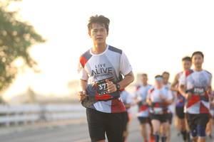 BIB: 377
                            <button type="button" onclick="openModal(6502403)" class="btn btn-primary btn-sm float-right btn-popup" data-toggle="modal" data-target=".modal-high-quality">
                        <i class="fas fa-shopping-cart"></i> Add to Cart
                    </button>
                                            <button type="button" onclick="isThisMe(6502403, true)" class="btn btn-success btn-sm float-right btn-popup btn-isme hidden" data-toggle="tooltip" data-placement="bottom" title="นี่คือรูปของคุณใช่ไหม คลิกที่นี่เพื่อเอาเข้าอัลบั้ม">
                        <i class="fas fa-plus"></i> Add to album
                    </button>
                    <button type="button" onclick="isThisMe(6502403, false)" class="btn btn-warning btn-sm float-right btn-popup btn-isnotme hidden">
                        <i class="fas fa-ban"></i> Remove from album
                    </button>