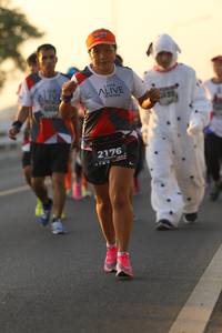 BIB: 2176
                            <button type="button" onclick="openModal(6512325)" class="btn btn-primary btn-sm float-right btn-popup" data-toggle="modal" data-target=".modal-high-quality">
                        <i class="fas fa-shopping-cart"></i> Add to Cart
                    </button>
                                            <button type="button" onclick="isThisMe(6512325, true)" class="btn btn-success btn-sm float-right btn-popup btn-isme hidden" data-toggle="tooltip" data-placement="bottom" title="นี่คือรูปของคุณใช่ไหม คลิกที่นี่เพื่อเอาเข้าอัลบั้ม">
                        <i class="fas fa-plus"></i> Add to album
                    </button>
                    <button type="button" onclick="isThisMe(6512325, false)" class="btn btn-warning btn-sm float-right btn-popup btn-isnotme hidden">
                        <i class="fas fa-ban"></i> Remove from album
                    </button>