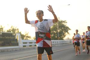 BIB: 2062
                            <button type="button" onclick="openModal(6514037)" class="btn btn-primary btn-sm float-right btn-popup" data-toggle="modal" data-target=".modal-high-quality">
                        <i class="fas fa-shopping-cart"></i> Add to Cart
                    </button>
                                            <button type="button" onclick="isThisMe(6514037, true)" class="btn btn-success btn-sm float-right btn-popup btn-isme hidden" data-toggle="tooltip" data-placement="bottom" title="นี่คือรูปของคุณใช่ไหม คลิกที่นี่เพื่อเอาเข้าอัลบั้ม">
                        <i class="fas fa-plus"></i> Add to album
                    </button>
                    <button type="button" onclick="isThisMe(6514037, false)" class="btn btn-warning btn-sm float-right btn-popup btn-isnotme hidden">
                        <i class="fas fa-ban"></i> Remove from album
                    </button>