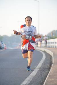 BIB: 2952
                            <button type="button" onclick="openModal(6417085)" class="btn btn-primary btn-sm float-right btn-popup" data-toggle="modal" data-target=".modal-high-quality">
                        <i class="fas fa-shopping-cart"></i> Add to Cart
                    </button>
                                            <button type="button" onclick="isThisMe(6417085, true)" class="btn btn-success btn-sm float-right btn-popup btn-isme hidden" data-toggle="tooltip" data-placement="bottom" title="นี่คือรูปของคุณใช่ไหม คลิกที่นี่เพื่อเอาเข้าอัลบั้ม">
                        <i class="fas fa-plus"></i> Add to album
                    </button>
                    <button type="button" onclick="isThisMe(6417085, false)" class="btn btn-warning btn-sm float-right btn-popup btn-isnotme hidden">
                        <i class="fas fa-ban"></i> Remove from album
                    </button>