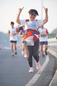 BIB: 3160
                            <button type="button" onclick="openModal(6409538)" class="btn btn-primary btn-sm float-right btn-popup" data-toggle="modal" data-target=".modal-high-quality">
                        <i class="fas fa-shopping-cart"></i> Add to Cart
                    </button>
                                            <button type="button" onclick="isThisMe(6409538, true)" class="btn btn-success btn-sm float-right btn-popup btn-isme hidden" data-toggle="tooltip" data-placement="bottom" title="นี่คือรูปของคุณใช่ไหม คลิกที่นี่เพื่อเอาเข้าอัลบั้ม">
                        <i class="fas fa-plus"></i> Add to album
                    </button>
                    <button type="button" onclick="isThisMe(6409538, false)" class="btn btn-warning btn-sm float-right btn-popup btn-isnotme hidden">
                        <i class="fas fa-ban"></i> Remove from album
                    </button>