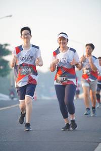 BIB: 3698, 3897
                            <button type="button" onclick="openModal(6409072)" class="btn btn-primary btn-sm float-right btn-popup" data-toggle="modal" data-target=".modal-high-quality">
                        <i class="fas fa-shopping-cart"></i> Add to Cart
                    </button>
                                            <button type="button" onclick="isThisMe(6409072, true)" class="btn btn-success btn-sm float-right btn-popup btn-isme hidden" data-toggle="tooltip" data-placement="bottom" title="นี่คือรูปของคุณใช่ไหม คลิกที่นี่เพื่อเอาเข้าอัลบั้ม">
                        <i class="fas fa-plus"></i> Add to album
                    </button>
                    <button type="button" onclick="isThisMe(6409072, false)" class="btn btn-warning btn-sm float-right btn-popup btn-isnotme hidden">
                        <i class="fas fa-ban"></i> Remove from album
                    </button>