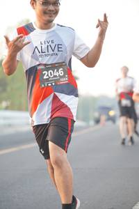 BIB: 2046, 128
                            <button type="button" onclick="openModal(6407449)" class="btn btn-primary btn-sm float-right btn-popup" data-toggle="modal" data-target=".modal-high-quality">
                        <i class="fas fa-shopping-cart"></i> Add to Cart
                    </button>
                                            <button type="button" onclick="isThisMe(6407449, true)" class="btn btn-success btn-sm float-right btn-popup btn-isme hidden" data-toggle="tooltip" data-placement="bottom" title="นี่คือรูปของคุณใช่ไหม คลิกที่นี่เพื่อเอาเข้าอัลบั้ม">
                        <i class="fas fa-plus"></i> Add to album
                    </button>
                    <button type="button" onclick="isThisMe(6407449, false)" class="btn btn-warning btn-sm float-right btn-popup btn-isnotme hidden">
                        <i class="fas fa-ban"></i> Remove from album
                    </button>