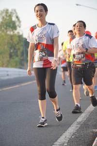 BIB: 824, 2067, 124
                            <button type="button" onclick="openModal(6417584)" class="btn btn-primary btn-sm float-right btn-popup" data-toggle="modal" data-target=".modal-high-quality">
                        <i class="fas fa-shopping-cart"></i> Add to Cart
                    </button>
                                            <button type="button" onclick="isThisMe(6417584, true)" class="btn btn-success btn-sm float-right btn-popup btn-isme hidden" data-toggle="tooltip" data-placement="bottom" title="นี่คือรูปของคุณใช่ไหม คลิกที่นี่เพื่อเอาเข้าอัลบั้ม">
                        <i class="fas fa-plus"></i> Add to album
                    </button>
                    <button type="button" onclick="isThisMe(6417584, false)" class="btn btn-warning btn-sm float-right btn-popup btn-isnotme hidden">
                        <i class="fas fa-ban"></i> Remove from album
                    </button>