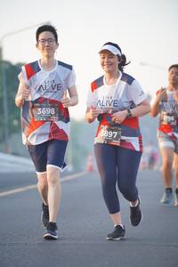 BIB: 3698, 796, 3897
                            <button type="button" onclick="openModal(6409085)" class="btn btn-primary btn-sm float-right btn-popup" data-toggle="modal" data-target=".modal-high-quality">
                        <i class="fas fa-shopping-cart"></i> Add to Cart
                    </button>
                                            <button type="button" onclick="isThisMe(6409085, true)" class="btn btn-success btn-sm float-right btn-popup btn-isme hidden" data-toggle="tooltip" data-placement="bottom" title="นี่คือรูปของคุณใช่ไหม คลิกที่นี่เพื่อเอาเข้าอัลบั้ม">
                        <i class="fas fa-plus"></i> Add to album
                    </button>
                    <button type="button" onclick="isThisMe(6409085, false)" class="btn btn-warning btn-sm float-right btn-popup btn-isnotme hidden">
                        <i class="fas fa-ban"></i> Remove from album
                    </button>