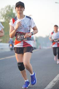 BIB: 2171, 128
                            <button type="button" onclick="openModal(6408609)" class="btn btn-primary btn-sm float-right btn-popup" data-toggle="modal" data-target=".modal-high-quality">
                        <i class="fas fa-shopping-cart"></i> Add to Cart
                    </button>
                                            <button type="button" onclick="isThisMe(6408609, true)" class="btn btn-success btn-sm float-right btn-popup btn-isme hidden" data-toggle="tooltip" data-placement="bottom" title="นี่คือรูปของคุณใช่ไหม คลิกที่นี่เพื่อเอาเข้าอัลบั้ม">
                        <i class="fas fa-plus"></i> Add to album
                    </button>
                    <button type="button" onclick="isThisMe(6408609, false)" class="btn btn-warning btn-sm float-right btn-popup btn-isnotme hidden">
                        <i class="fas fa-ban"></i> Remove from album
                    </button>