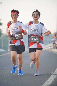 BIB: 3607, 3629, 128
                            <button type="button" onclick="openModal(6408082)" class="btn btn-primary btn-sm float-right btn-popup" data-toggle="modal" data-target=".modal-high-quality">
                        <i class="fas fa-shopping-cart"></i> Add to Cart
                    </button>
                                            <button type="button" onclick="isThisMe(6408082, true)" class="btn btn-success btn-sm float-right btn-popup btn-isme hidden" data-toggle="tooltip" data-placement="bottom" title="นี่คือรูปของคุณใช่ไหม คลิกที่นี่เพื่อเอาเข้าอัลบั้ม">
                        <i class="fas fa-plus"></i> Add to album
                    </button>
                    <button type="button" onclick="isThisMe(6408082, false)" class="btn btn-warning btn-sm float-right btn-popup btn-isnotme hidden">
                        <i class="fas fa-ban"></i> Remove from album
                    </button>