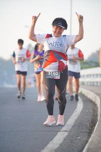 BIB: 3160
                            <button type="button" onclick="openModal(6409526)" class="btn btn-primary btn-sm float-right btn-popup" data-toggle="modal" data-target=".modal-high-quality">
                        <i class="fas fa-shopping-cart"></i> Add to Cart
                    </button>
                                            <button type="button" onclick="isThisMe(6409526, true)" class="btn btn-success btn-sm float-right btn-popup btn-isme hidden" data-toggle="tooltip" data-placement="bottom" title="นี่คือรูปของคุณใช่ไหม คลิกที่นี่เพื่อเอาเข้าอัลบั้ม">
                        <i class="fas fa-plus"></i> Add to album
                    </button>
                    <button type="button" onclick="isThisMe(6409526, false)" class="btn btn-warning btn-sm float-right btn-popup btn-isnotme hidden">
                        <i class="fas fa-ban"></i> Remove from album
                    </button>