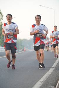 BIB: 2040, 2096
                            <button type="button" onclick="openModal(6408261)" class="btn btn-primary btn-sm float-right btn-popup" data-toggle="modal" data-target=".modal-high-quality">
                        <i class="fas fa-shopping-cart"></i> Add to Cart
                    </button>
                                            <button type="button" onclick="isThisMe(6408261, true)" class="btn btn-success btn-sm float-right btn-popup btn-isme hidden" data-toggle="tooltip" data-placement="bottom" title="นี่คือรูปของคุณใช่ไหม คลิกที่นี่เพื่อเอาเข้าอัลบั้ม">
                        <i class="fas fa-plus"></i> Add to album
                    </button>
                    <button type="button" onclick="isThisMe(6408261, false)" class="btn btn-warning btn-sm float-right btn-popup btn-isnotme hidden">
                        <i class="fas fa-ban"></i> Remove from album
                    </button>