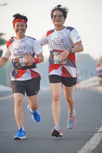 BIB: 3649, 128
                            <button type="button" onclick="openModal(6408083)" class="btn btn-primary btn-sm float-right btn-popup" data-toggle="modal" data-target=".modal-high-quality">
                        <i class="fas fa-shopping-cart"></i> Add to Cart
                    </button>
                                            <button type="button" onclick="isThisMe(6408083, true)" class="btn btn-success btn-sm float-right btn-popup btn-isme hidden" data-toggle="tooltip" data-placement="bottom" title="นี่คือรูปของคุณใช่ไหม คลิกที่นี่เพื่อเอาเข้าอัลบั้ม">
                        <i class="fas fa-plus"></i> Add to album
                    </button>
                    <button type="button" onclick="isThisMe(6408083, false)" class="btn btn-warning btn-sm float-right btn-popup btn-isnotme hidden">
                        <i class="fas fa-ban"></i> Remove from album
                    </button>