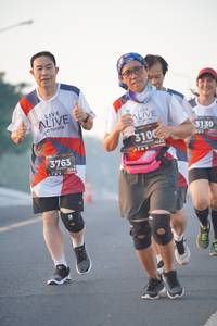 BIB: 3139, 310, 3763
                            <button type="button" onclick="openModal(6408489)" class="btn btn-primary btn-sm float-right btn-popup" data-toggle="modal" data-target=".modal-high-quality">
                        <i class="fas fa-shopping-cart"></i> Add to Cart
                    </button>
                                            <button type="button" onclick="isThisMe(6408489, true)" class="btn btn-success btn-sm float-right btn-popup btn-isme hidden" data-toggle="tooltip" data-placement="bottom" title="นี่คือรูปของคุณใช่ไหม คลิกที่นี่เพื่อเอาเข้าอัลบั้ม">
                        <i class="fas fa-plus"></i> Add to album
                    </button>
                    <button type="button" onclick="isThisMe(6408489, false)" class="btn btn-warning btn-sm float-right btn-popup btn-isnotme hidden">
                        <i class="fas fa-ban"></i> Remove from album
                    </button>