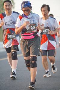 BIB: 123, 2875, 3763
                            <button type="button" onclick="openModal(6408503)" class="btn btn-primary btn-sm float-right btn-popup" data-toggle="modal" data-target=".modal-high-quality">
                        <i class="fas fa-shopping-cart"></i> Add to Cart
                    </button>
                                            <button type="button" onclick="isThisMe(6408503, true)" class="btn btn-success btn-sm float-right btn-popup btn-isme hidden" data-toggle="tooltip" data-placement="bottom" title="นี่คือรูปของคุณใช่ไหม คลิกที่นี่เพื่อเอาเข้าอัลบั้ม">
                        <i class="fas fa-plus"></i> Add to album
                    </button>
                    <button type="button" onclick="isThisMe(6408503, false)" class="btn btn-warning btn-sm float-right btn-popup btn-isnotme hidden">
                        <i class="fas fa-ban"></i> Remove from album
                    </button>