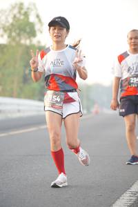 BIB: 154, 
                            <button type="button" onclick="openModal(6407576)" class="btn btn-primary btn-sm float-right btn-popup" data-toggle="modal" data-target=".modal-high-quality">
                        <i class="fas fa-shopping-cart"></i> Add to Cart
                    </button>
                                            <button type="button" onclick="isThisMe(6407576, true)" class="btn btn-success btn-sm float-right btn-popup btn-isme hidden" data-toggle="tooltip" data-placement="bottom" title="นี่คือรูปของคุณใช่ไหม คลิกที่นี่เพื่อเอาเข้าอัลบั้ม">
                        <i class="fas fa-plus"></i> Add to album
                    </button>
                    <button type="button" onclick="isThisMe(6407576, false)" class="btn btn-warning btn-sm float-right btn-popup btn-isnotme hidden">
                        <i class="fas fa-ban"></i> Remove from album
                    </button>