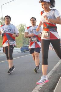 BIB: 275, 3057, 3802
                            <button type="button" onclick="openModal(6409473)" class="btn btn-primary btn-sm float-right btn-popup" data-toggle="modal" data-target=".modal-high-quality">
                        <i class="fas fa-shopping-cart"></i> Add to Cart
                    </button>
                                            <button type="button" onclick="isThisMe(6409473, true)" class="btn btn-success btn-sm float-right btn-popup btn-isme hidden" data-toggle="tooltip" data-placement="bottom" title="นี่คือรูปของคุณใช่ไหม คลิกที่นี่เพื่อเอาเข้าอัลบั้ม">
                        <i class="fas fa-plus"></i> Add to album
                    </button>
                    <button type="button" onclick="isThisMe(6409473, false)" class="btn btn-warning btn-sm float-right btn-popup btn-isnotme hidden">
                        <i class="fas fa-ban"></i> Remove from album
                    </button>