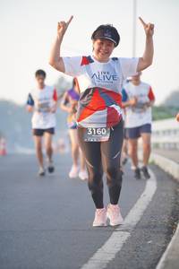 BIB: 3160
                            <button type="button" onclick="openModal(6409537)" class="btn btn-primary btn-sm float-right btn-popup" data-toggle="modal" data-target=".modal-high-quality">
                        <i class="fas fa-shopping-cart"></i> Add to Cart
                    </button>
                                            <button type="button" onclick="isThisMe(6409537, true)" class="btn btn-success btn-sm float-right btn-popup btn-isme hidden" data-toggle="tooltip" data-placement="bottom" title="นี่คือรูปของคุณใช่ไหม คลิกที่นี่เพื่อเอาเข้าอัลบั้ม">
                        <i class="fas fa-plus"></i> Add to album
                    </button>
                    <button type="button" onclick="isThisMe(6409537, false)" class="btn btn-warning btn-sm float-right btn-popup btn-isnotme hidden">
                        <i class="fas fa-ban"></i> Remove from album
                    </button>