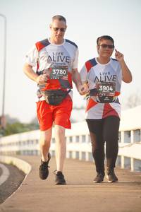 BIB: 3780, 3904
                            <button type="button" onclick="openModal(6418302)" class="btn btn-primary btn-sm float-right btn-popup" data-toggle="modal" data-target=".modal-high-quality">
                        <i class="fas fa-shopping-cart"></i> Add to Cart
                    </button>
                                            <button type="button" onclick="isThisMe(6418302, true)" class="btn btn-success btn-sm float-right btn-popup btn-isme hidden" data-toggle="tooltip" data-placement="bottom" title="นี่คือรูปของคุณใช่ไหม คลิกที่นี่เพื่อเอาเข้าอัลบั้ม">
                        <i class="fas fa-plus"></i> Add to album
                    </button>
                    <button type="button" onclick="isThisMe(6418302, false)" class="btn btn-warning btn-sm float-right btn-popup btn-isnotme hidden">
                        <i class="fas fa-ban"></i> Remove from album
                    </button>