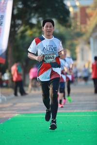 BIB: 6945
                            <button type="button" onclick="openModal(6553453)" class="btn btn-primary btn-sm float-right btn-popup" data-toggle="modal" data-target=".modal-high-quality">
                        <i class="fas fa-shopping-cart"></i> Add to Cart
                    </button>
                                            <button type="button" onclick="isThisMe(6553453, true)" class="btn btn-success btn-sm float-right btn-popup btn-isme hidden" data-toggle="tooltip" data-placement="bottom" title="นี่คือรูปของคุณใช่ไหม คลิกที่นี่เพื่อเอาเข้าอัลบั้ม">
                        <i class="fas fa-plus"></i> Add to album
                    </button>
                    <button type="button" onclick="isThisMe(6553453, false)" class="btn btn-warning btn-sm float-right btn-popup btn-isnotme hidden">
                        <i class="fas fa-ban"></i> Remove from album
                    </button>