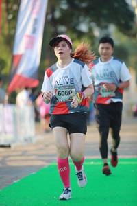 BIB: 6060
                            <button type="button" onclick="openModal(6554293)" class="btn btn-primary btn-sm float-right btn-popup" data-toggle="modal" data-target=".modal-high-quality">
                        <i class="fas fa-shopping-cart"></i> Add to Cart
                    </button>
                                            <button type="button" onclick="isThisMe(6554293, true)" class="btn btn-success btn-sm float-right btn-popup btn-isme hidden" data-toggle="tooltip" data-placement="bottom" title="นี่คือรูปของคุณใช่ไหม คลิกที่นี่เพื่อเอาเข้าอัลบั้ม">
                        <i class="fas fa-plus"></i> Add to album
                    </button>
                    <button type="button" onclick="isThisMe(6554293, false)" class="btn btn-warning btn-sm float-right btn-popup btn-isnotme hidden">
                        <i class="fas fa-ban"></i> Remove from album
                    </button>