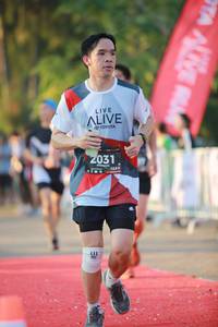 BIB: 031, 128
                            <button type="button" onclick="openModal(6553298)" class="btn btn-primary btn-sm float-right btn-popup" data-toggle="modal" data-target=".modal-high-quality">
                        <i class="fas fa-shopping-cart"></i> Add to Cart
                    </button>
                                            <button type="button" onclick="isThisMe(6553298, true)" class="btn btn-success btn-sm float-right btn-popup btn-isme hidden" data-toggle="tooltip" data-placement="bottom" title="นี่คือรูปของคุณใช่ไหม คลิกที่นี่เพื่อเอาเข้าอัลบั้ม">
                        <i class="fas fa-plus"></i> Add to album
                    </button>
                    <button type="button" onclick="isThisMe(6553298, false)" class="btn btn-warning btn-sm float-right btn-popup btn-isnotme hidden">
                        <i class="fas fa-ban"></i> Remove from album
                    </button>