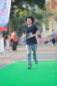 BIB: 654
                            <button type="button" onclick="openModal(6553581)" class="btn btn-primary btn-sm float-right btn-popup" data-toggle="modal" data-target=".modal-high-quality">
                        <i class="fas fa-shopping-cart"></i> Add to Cart
                    </button>
                                            <button type="button" onclick="isThisMe(6553581, true)" class="btn btn-success btn-sm float-right btn-popup btn-isme hidden" data-toggle="tooltip" data-placement="bottom" title="นี่คือรูปของคุณใช่ไหม คลิกที่นี่เพื่อเอาเข้าอัลบั้ม">
                        <i class="fas fa-plus"></i> Add to album
                    </button>
                    <button type="button" onclick="isThisMe(6553581, false)" class="btn btn-warning btn-sm float-right btn-popup btn-isnotme hidden">
                        <i class="fas fa-ban"></i> Remove from album
                    </button>