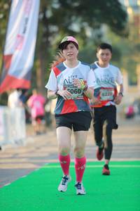 BIB: 5060, 622
                            <button type="button" onclick="openModal(6554289)" class="btn btn-primary btn-sm float-right btn-popup" data-toggle="modal" data-target=".modal-high-quality">
                        <i class="fas fa-shopping-cart"></i> Add to Cart
                    </button>
                                            <button type="button" onclick="isThisMe(6554289, true)" class="btn btn-success btn-sm float-right btn-popup btn-isme hidden" data-toggle="tooltip" data-placement="bottom" title="นี่คือรูปของคุณใช่ไหม คลิกที่นี่เพื่อเอาเข้าอัลบั้ม">
                        <i class="fas fa-plus"></i> Add to album
                    </button>
                    <button type="button" onclick="isThisMe(6554289, false)" class="btn btn-warning btn-sm float-right btn-popup btn-isnotme hidden">
                        <i class="fas fa-ban"></i> Remove from album
                    </button>