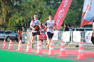 BIB: 3739, 6889, 2019
                            <button type="button" onclick="openModal(6500804)" class="btn btn-primary btn-sm float-right btn-popup" data-toggle="modal" data-target=".modal-high-quality">
                        <i class="fas fa-shopping-cart"></i> Add to Cart
                    </button>
                                            <button type="button" onclick="isThisMe(6500804, true)" class="btn btn-success btn-sm float-right btn-popup btn-isme hidden" data-toggle="tooltip" data-placement="bottom" title="นี่คือรูปของคุณใช่ไหม คลิกที่นี่เพื่อเอาเข้าอัลบั้ม">
                        <i class="fas fa-plus"></i> Add to album
                    </button>
                    <button type="button" onclick="isThisMe(6500804, false)" class="btn btn-warning btn-sm float-right btn-popup btn-isnotme hidden">
                        <i class="fas fa-ban"></i> Remove from album
                    </button>